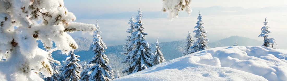 Tief verschneite Winterlandschaft inmitten der Hohen Tauern